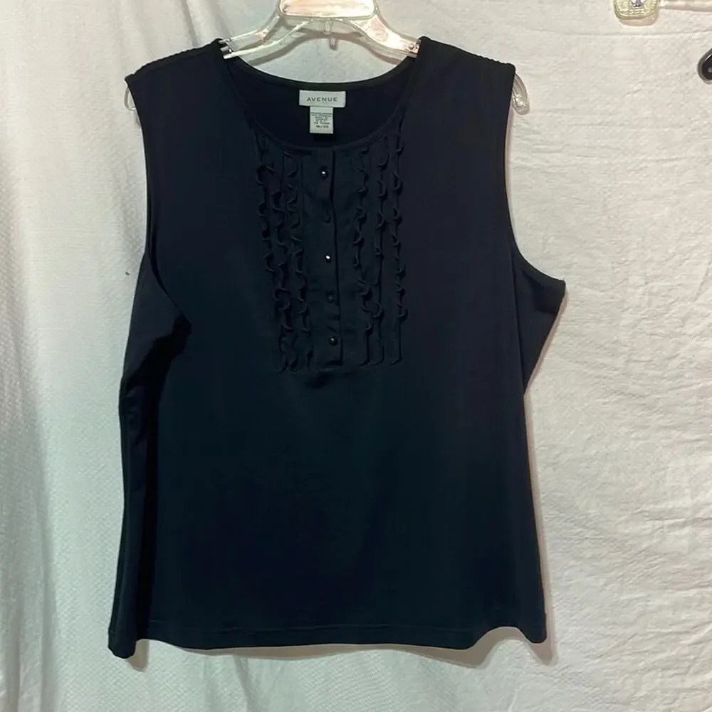 Avenue 18/20 black sleeveless ruffled front top fun buttons worn once euc